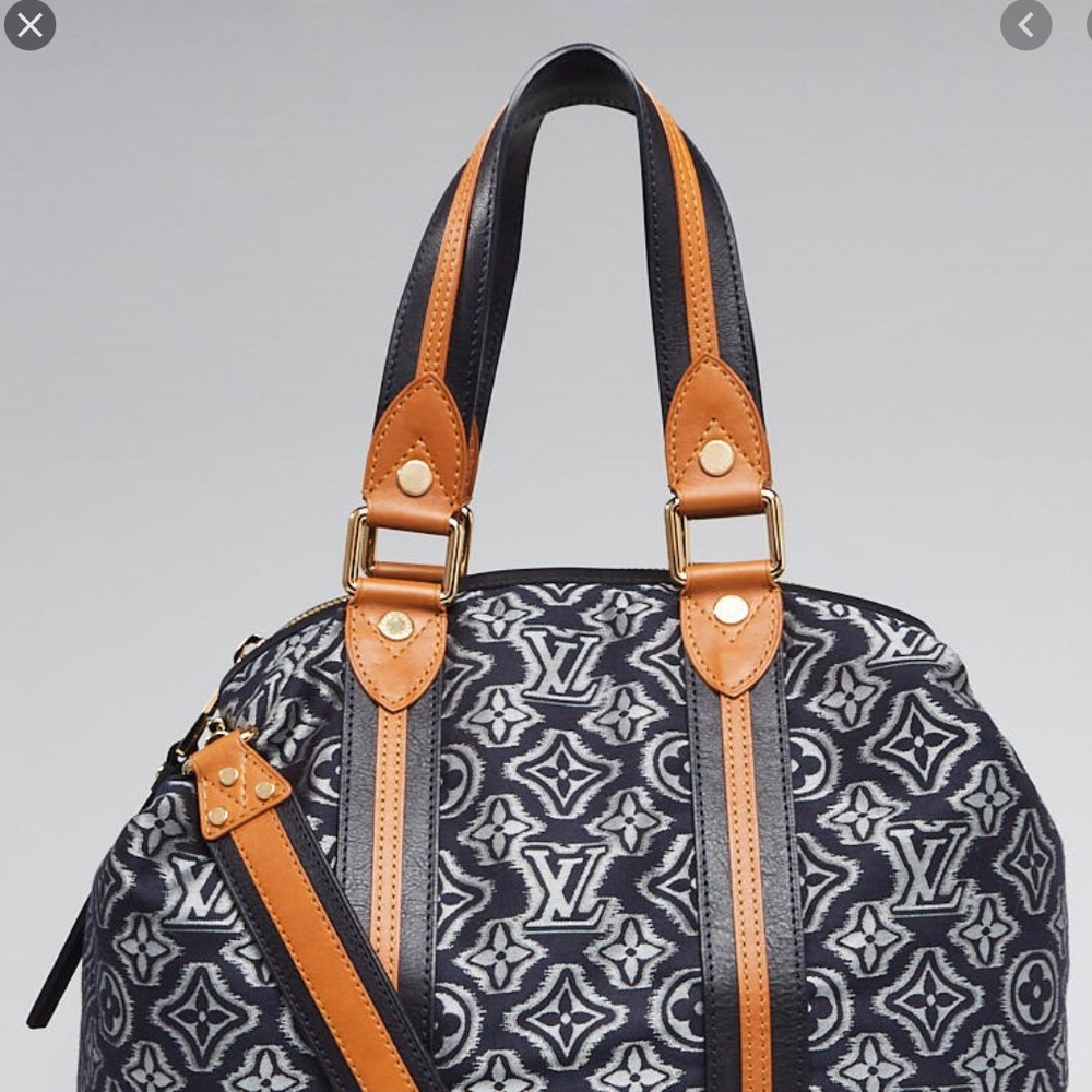 Louis Vuitton rare navy aviator bag